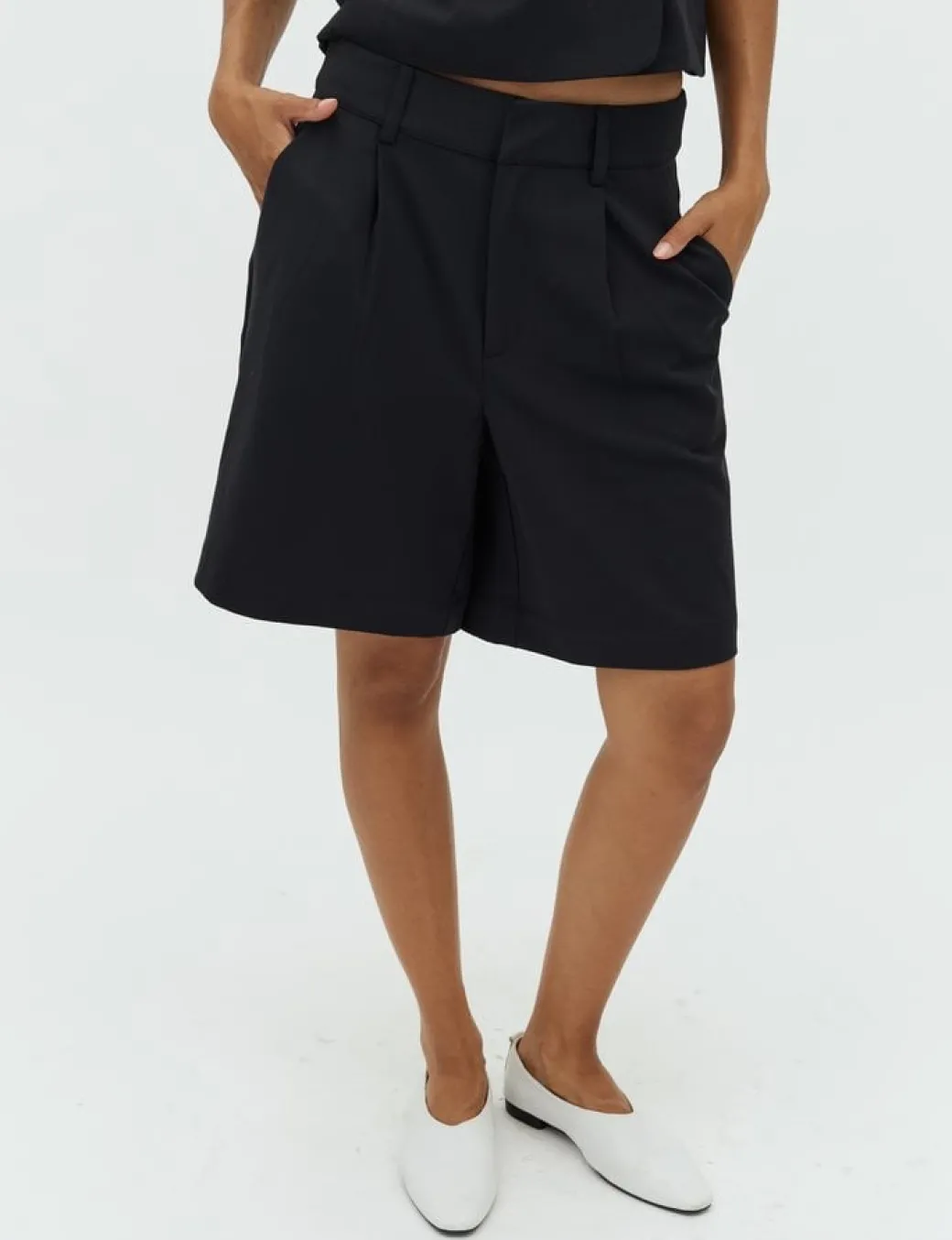 mbyM Guri-M Shorts - Sort