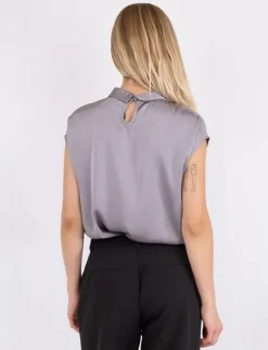 Neo Noir Fleur Drapy Satin Bluse - Grå