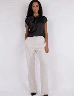 Neo Noir Fleur Drapy Satin Bluse - Sort